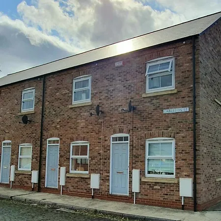 Spring Hall's House Apartament York