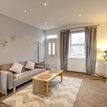 Spring Hall's House Apartman